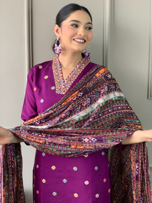 Amethyst Embroidered Kurta Set with Artisan Dupatta